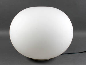 Jasper Morrison. Bordlampe - gulvlampe, model Glo-Ball Basic1