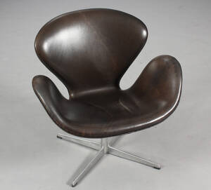 Arne Jacobsen. Svanen. Lænestol, model 3320 Denne vare er sat til omsalg under nyt varenummer 4639938