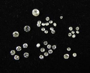 37 lose Diamanten, ca. 2.215 ct.  37 