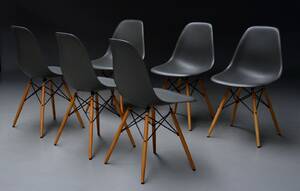 Charles Eames. Sæt på seks skalstole, model DSW 6  