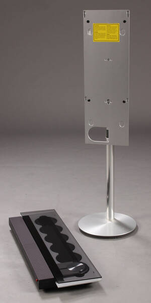 Bang  Olufsen. Beosound 9000 på sokkel Denne vare er sat til omsalg under nyt varenummer 4265869