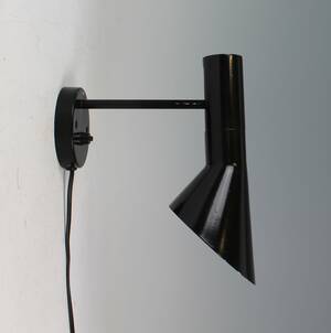 Arne Jacobsen, Wandleuchte Modell AJ-50 für Louis Poulsen Diese Ware steht erneut zur Auktion unter der Warennummer rnrn4076233