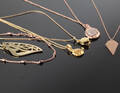 Halskæder med vedhæng i forgyldt og rosa forgyldt sterling sølv