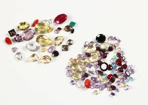 Uindfattede ædelsten. Ca. 100.00 ct