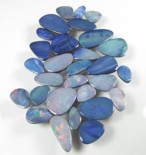 Lot loser Opal-Dubletten, ca. 50,4 ct. 30