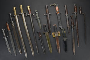 Samling af bajonetter 17