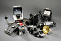 En samling kameraer og udstyr 9