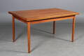 Dansk møbelproducent. Spisebord med hollandsk udtræk, teak.