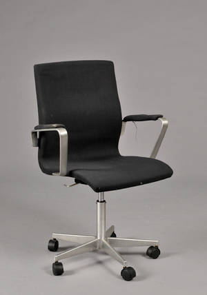 Arne Jacobsen. Oxford kontorstol, model 3273