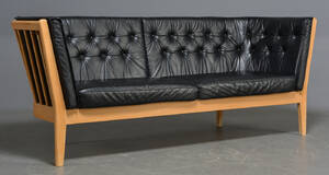 Wojtek Depka Carstens for Stouby Møbler. Tre pers. tremmesofa af massiv bøg model Maria, 