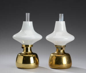  Henning Koppel. Et  par petroleumslampe model Petronella