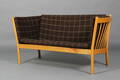 Erik Ole Jørgensen. To-pers. sofa, bøgetræ
