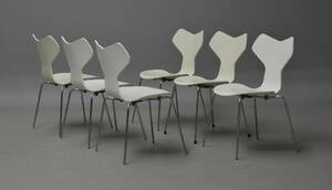 Arne Jacobsen. Sæt på seks Grand Prix stole, model 3130 6  