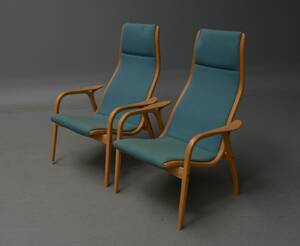 Yngve Ekstrøm. Par højryggede lænestole, model Lamino 2  