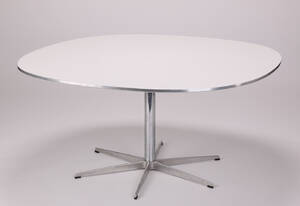 Bruno Mathsson og Piet Hein. Supercirkulært spisebord med plade af hvid laminat