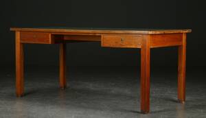 Martin Nyrop. Skrivebord tegnet til Københavns Rådhus