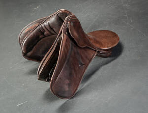Hestesaddel af brunt læder