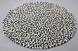 Håndlavet DOT tæppe, Ø140 cm Denne vare er sat til omsalg under nyt varenummer 4078429