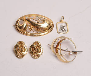 Samling vintagesmykker af guld