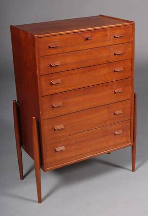 Dansk møbelproducent. Kommode, teaktræ, 1950erne