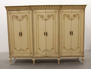 Garderobsskåp, gustaviansk stil