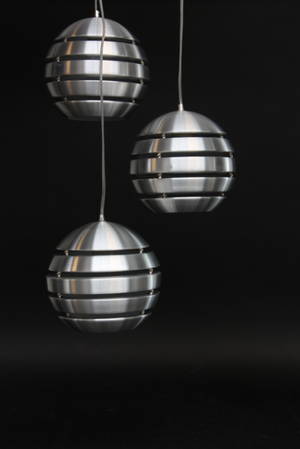 Manhattan. Tre pendler i børstet aluminium.