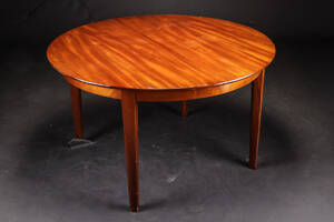 Dansk møbelproducent. Spisebord med skjult udtræk, mahogni, 1960erne  Denne vare er sat til omsalg under nyt varenummer 4260550