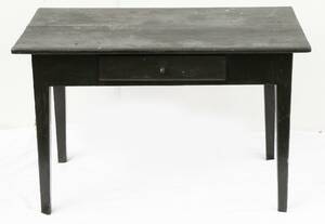 Bord med en låda, 1800-tal