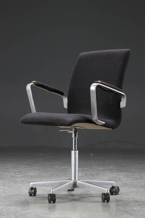 Arne Jacobsen. Oxford kontorstol  armstol