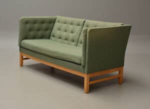 Erik Jørgensen. To-personers sofa model EJ-3152