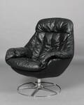 H. W. Klein. Lænestol, sort læder
