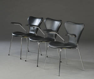Arne Jacobsen. Tre syverstole, model 3207 3