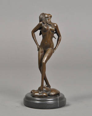 Erotisk broncefigur i form af kvinde