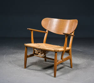 Hans J. Wegner, lænestol model CH22