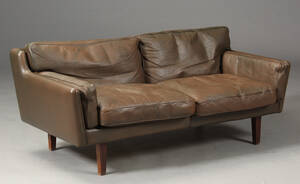 Illum Wikkelsø. To-pers. sofa, læder, palisander