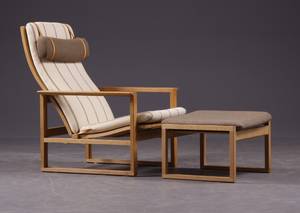 Børge Mogensen 1914-1972 Slædestolen model 2254 Fodskammel model 2248 2