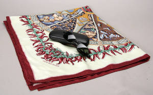 Hermès silketørklæde og Rayban solbrille