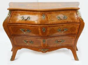 Byrå med tre lådor, Rokoko-stil, 1900-tal