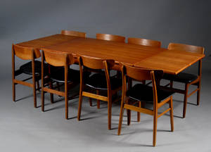 Dansk møbelproducent. Spisebord samt stole 9