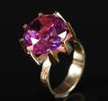 Cocktailring, 14 kt. guld med syntetisk pink safir