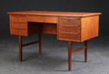 Fritstående skrivebord af teak, 1960erne