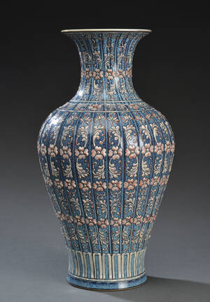 Kinesisk vase af porcelæn, 19002000-tallet