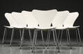 Arne Jacobsen. Sæt på syv stole Syveren model 3107 7 