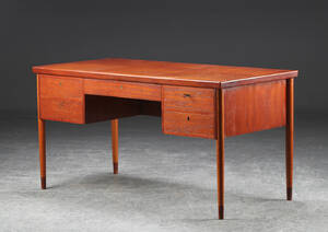 Skrivebord af teaktræ, 1950erne.