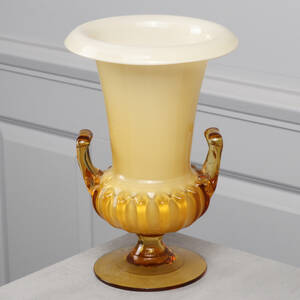 VAS, urnformad, glas, 1900-tal