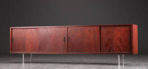 Skænk af teak, 1950erne, dansk møbelproducent