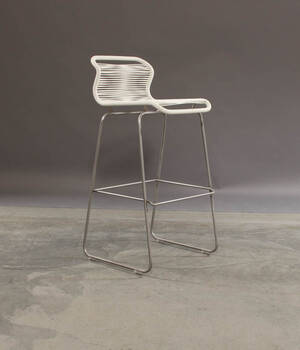 Verner Panton. VP ONE barstol i farven HVID 