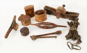 Parti allmogeföremål, mestadels 1800-tal