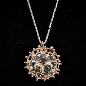 Collier, med hänge