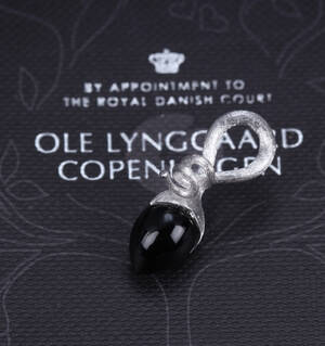 Ole Lynggaard. Lotus spire vedhæng af 18 kt. satineret hvidguld